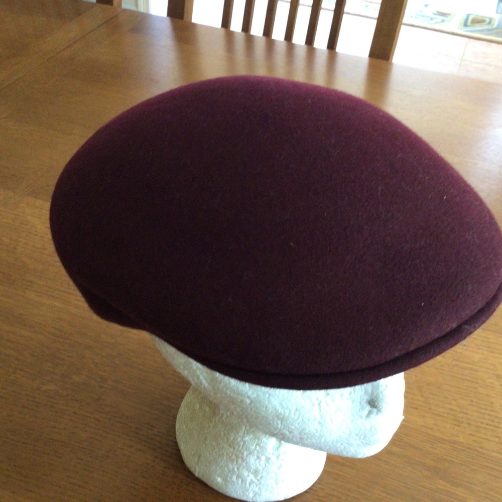 Italian Burgundy wool newsboy cap.  EUC.
